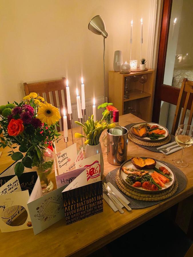 35 Mins To Central London. 3 Bedrooms. 2 Bathrooms With Garden מראה חיצוני תמונה
